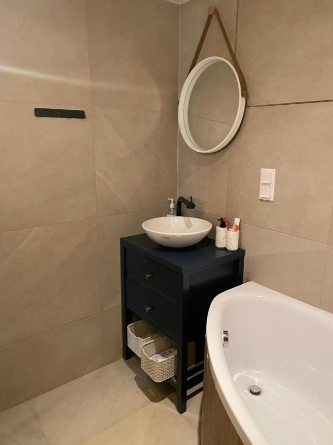 Brick Apartment ชิลินา ภายนอก รูปภาพ