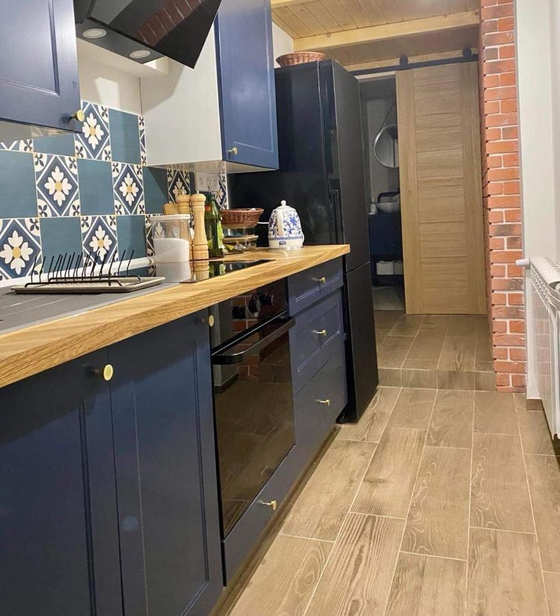 Brick Apartment ชิลินา ภายนอก รูปภาพ